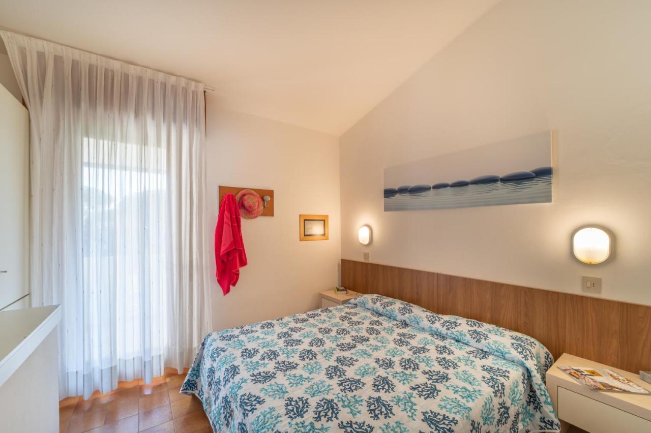 Villaggio Club Dei Pini Бибионе Экстерьер фото
